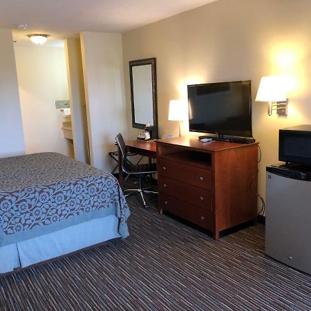 Days Inn By Wyndham Rio Rancho Exterior photo