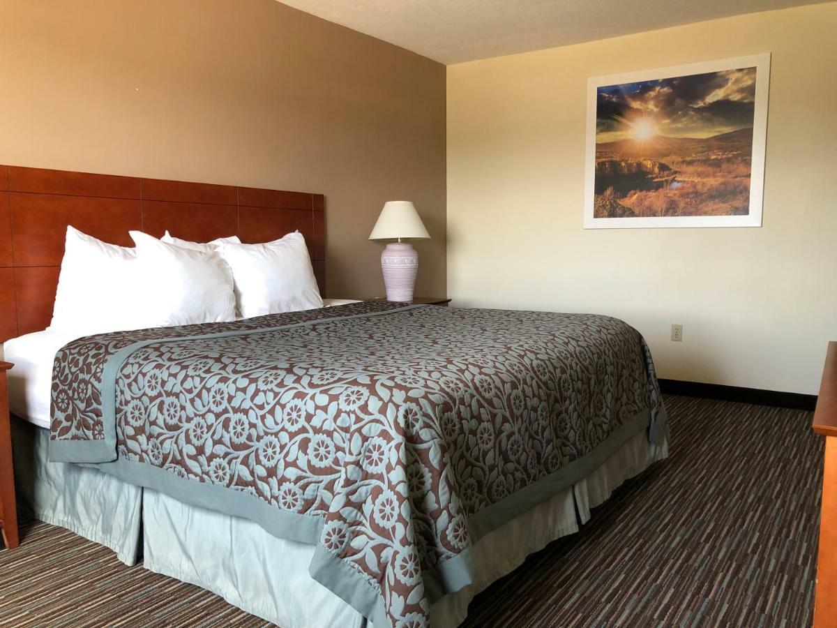 Days Inn By Wyndham Rio Rancho Exterior photo